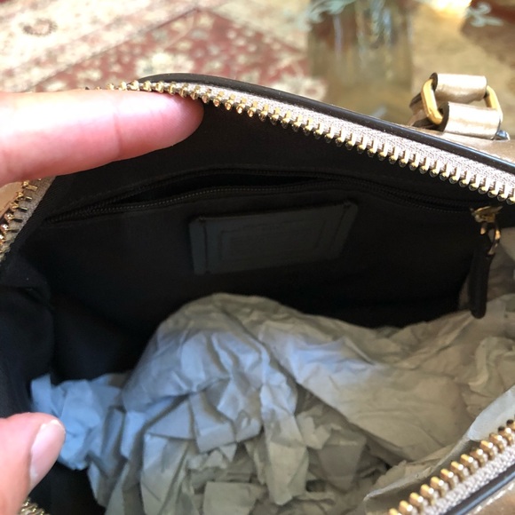 Authentic Coach signature handbag&wallet set - Picture 5 of 8